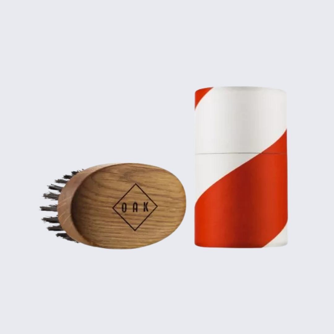Entretenir sa barbe avec une brosse à barbe