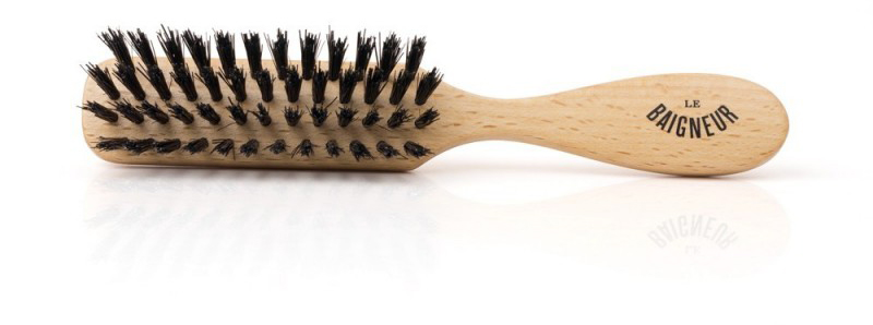 brosse pour barbe fournie