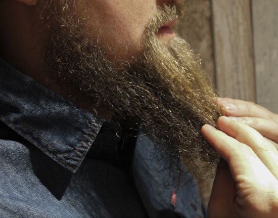 L'HUILE DE RICIN FAIT POUSSER LA BARBE PLUS VITE : MYTHE OU